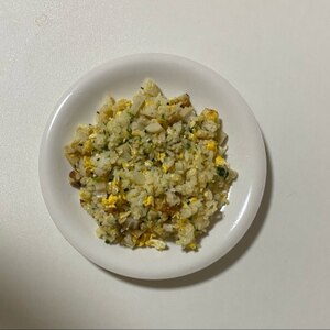 残ったご飯でお野菜いっぱいバターライス